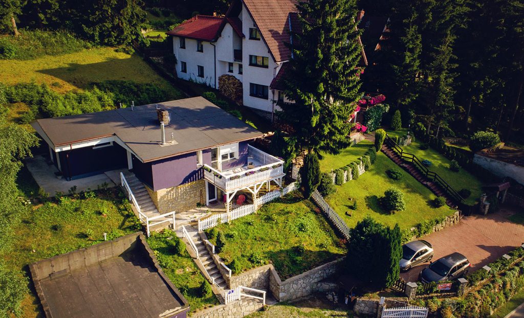 Parterowy dom Babie Lato na zboczu Sowiej Doliny