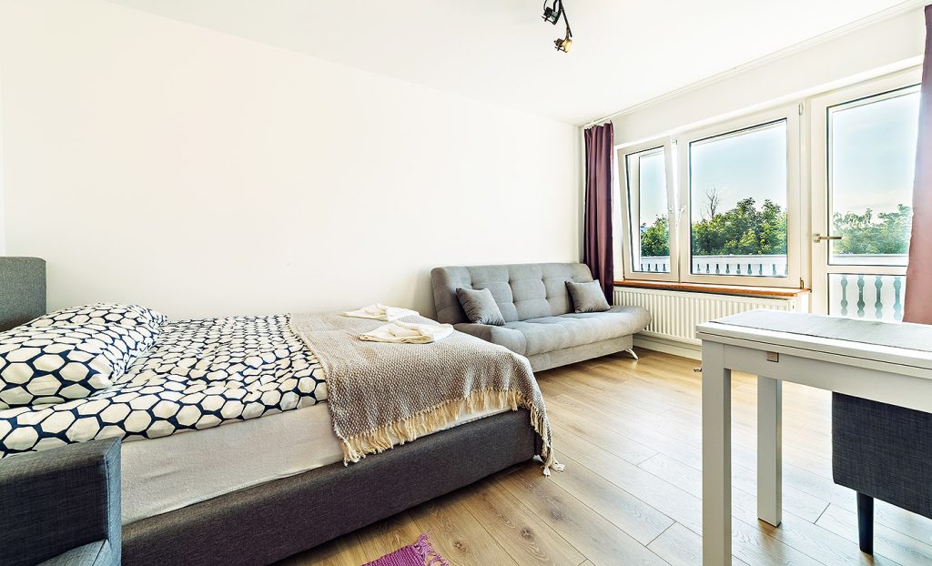 Pokój rodzinny Sunny — łoże małżeńskie i dodatkowa sofa
